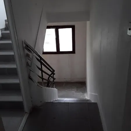 Maison 48m2 Deux Cour Prive Et Personnelle Pour Motos Ou Voitures 4 Pers Proche Mairie Et Bus Tram * Le Pont-de-Claix