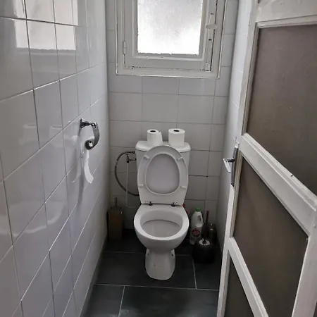 Apartment Maison 48m2 Deux Cour Prive Et Personnelle Pour Motos Ou Voitures 4 Pers Proche Mairie Et Bus Tram